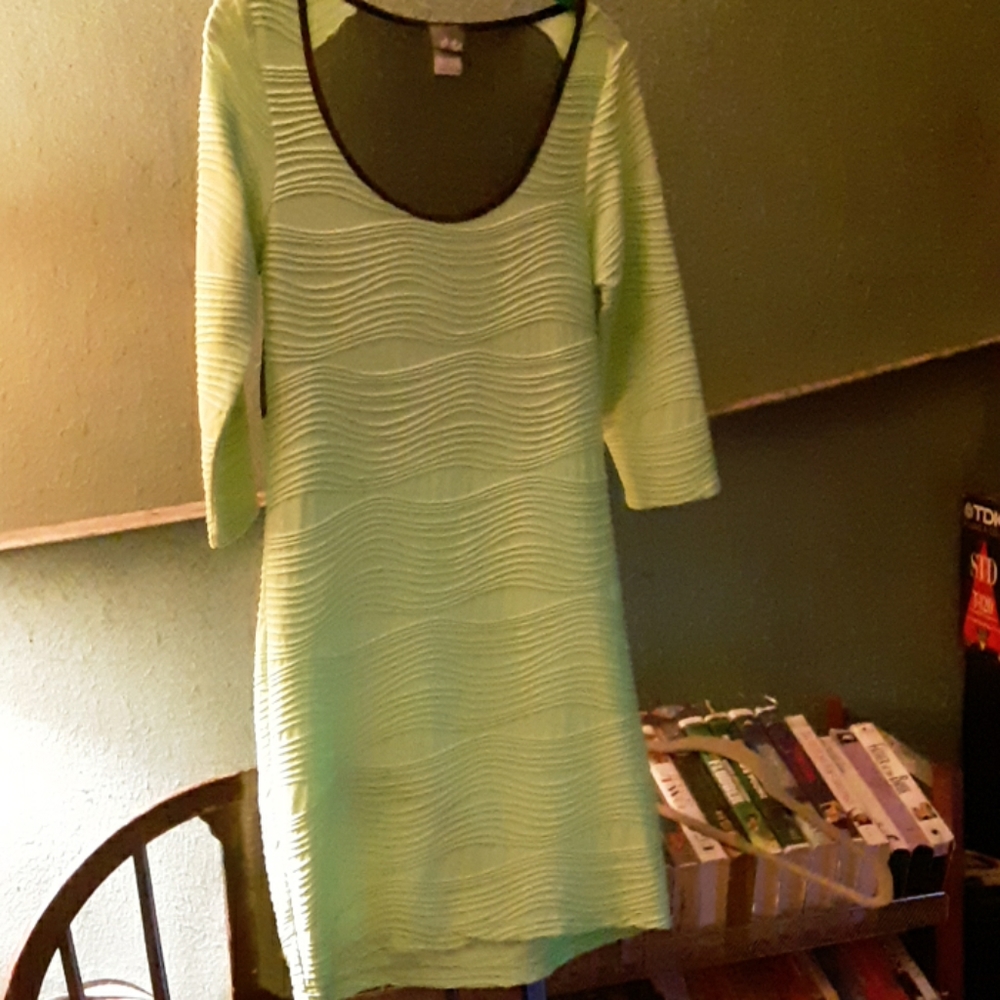 Dots fluorescent green dress